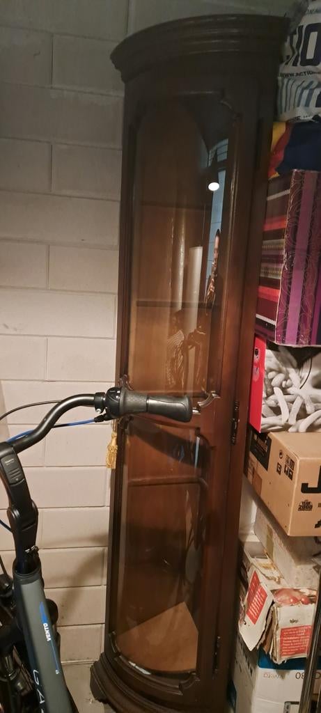 Antiek houten hoekkast. Vitrine. Nog in prima staat !, Huis en Inrichting, Kasten | Vitrinekasten, Ophalen, 50 tot 100 cm, Glas