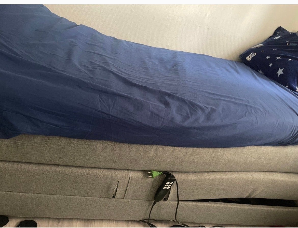 Verstelbaar eenpersoonsbed met afstandsbediening, Ophalen, 90 cm, Eenpersoons, 200 cm