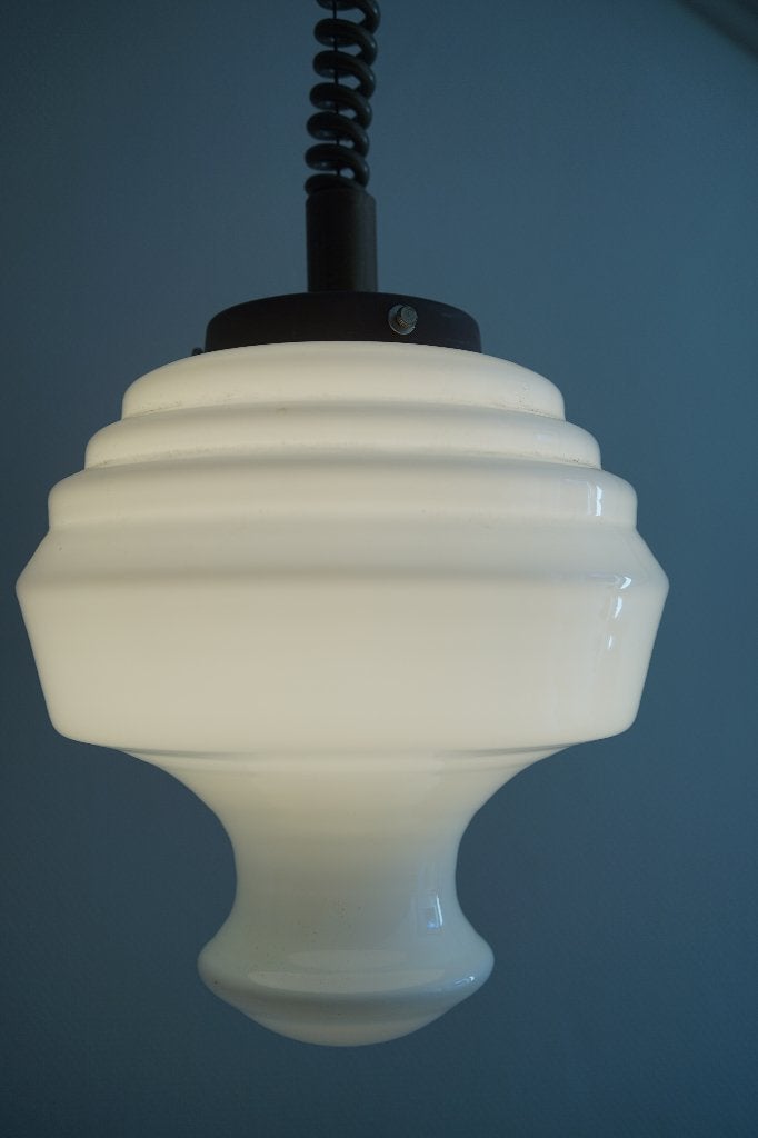 vintage hanglamp trekpendel wit opaalglas bruin metaal., Gebruikt, Vintage, Glas, E27 (groot)