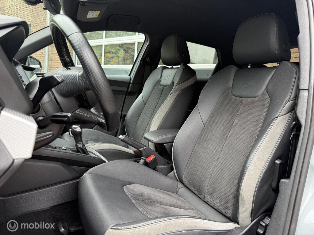 Audi A1 Sportback 40 TFSI S-line 200 Pk Carplay Virtual Sono, Auto's, Audi, A1, Zwart, 4 cilinders, 1984 cc