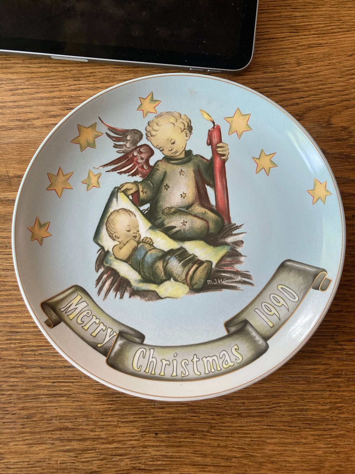 M.J. Hummel Kerstplaat 1990 - Tender Watch, Ophalen of Verzenden, Zo goed als nieuw, Porselein, Bord of Schaal