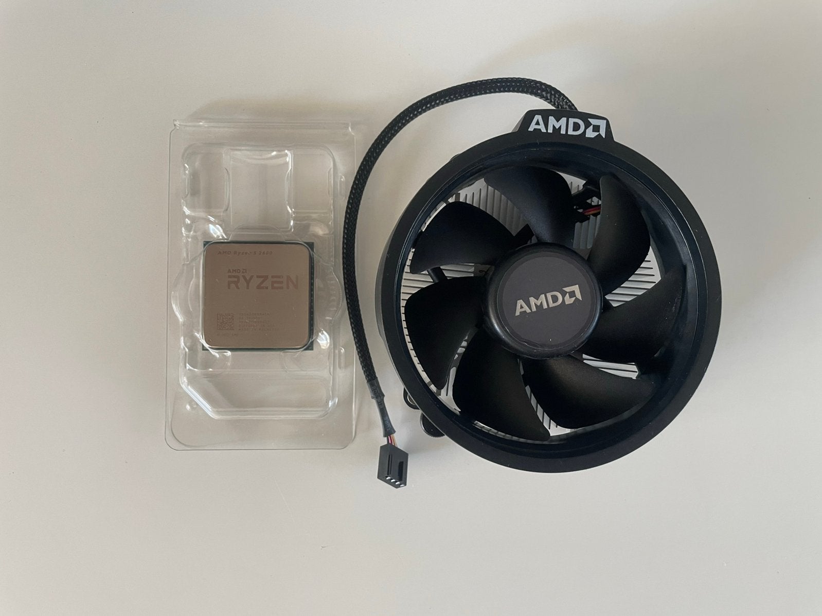 AMD Ryzen 5 2600 Processor + Originele AMD Koeler, Computers en Software, Ophalen, Zo goed als nieuw, 6-core, 3 tot 4 Ghz