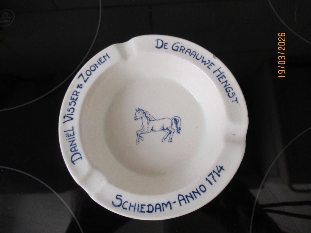OUDE ASBAK DE GRAAUWE HENGST -DISTILLEERDERIJ SCHIEDAM, Ophalen of Verzenden, Gebruikt, Asbak