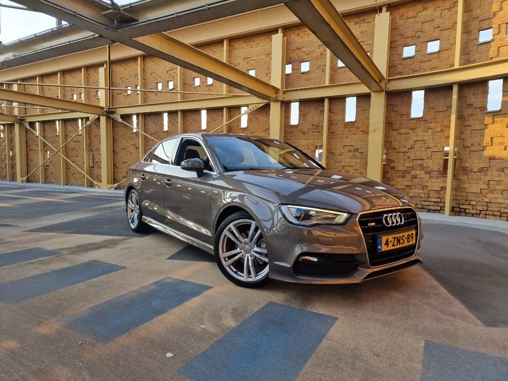 Audi A3 1.6 TDI 81KW Sedan 2015 Grijs, Auto's, Audi, Particulier, A3, ABS, Airbags, Airconditioning, Bi-Xenon koplampen, Bluetooth