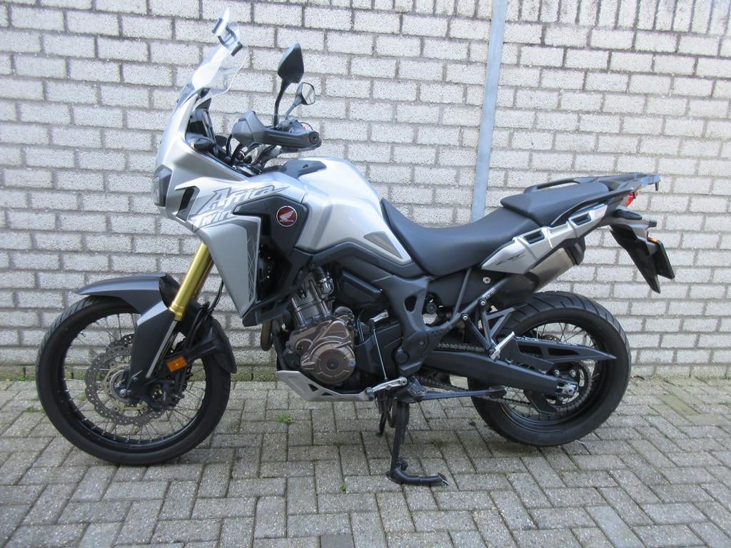 Honda CRF1000A (bj 2016), Motoren, Motoren | Honda, Bedrijf, Toermotor