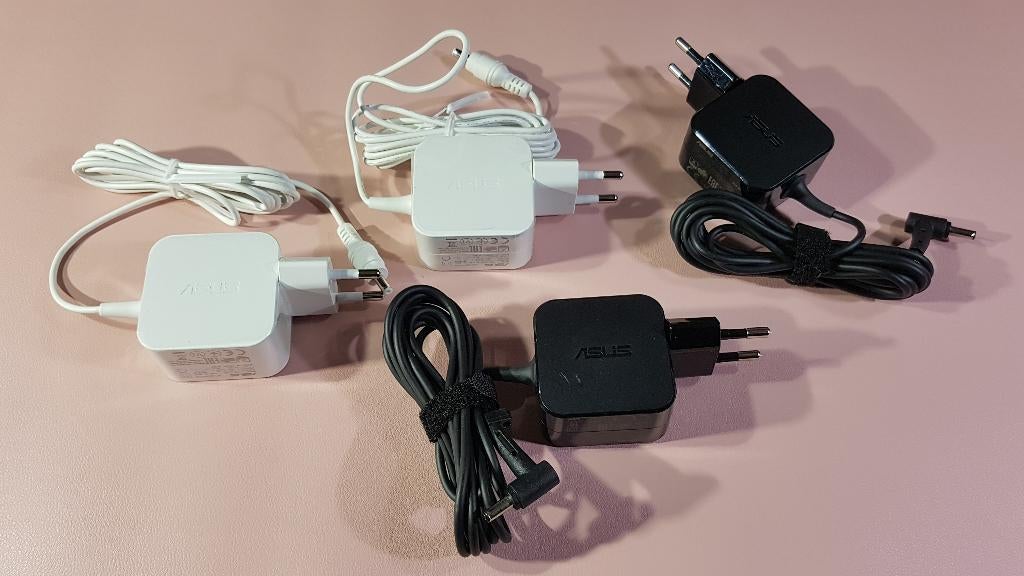 Asus Laptops Opladers 19v=1,75 33w en 12v= 2A 24w Klein pin, Ophalen of Verzenden, Nieuw, ASUS
