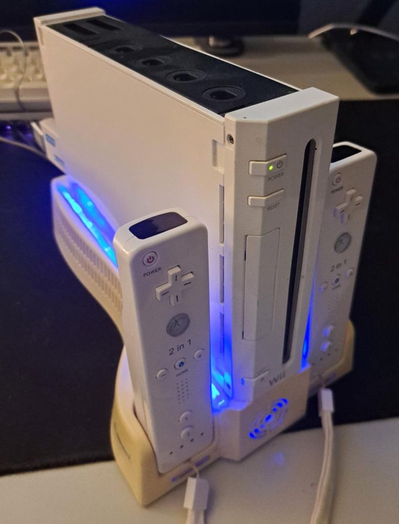 Wii Console Set Compleet, Ophalen of Verzenden, Zo goed als nieuw, Met 2 controllers, Met games