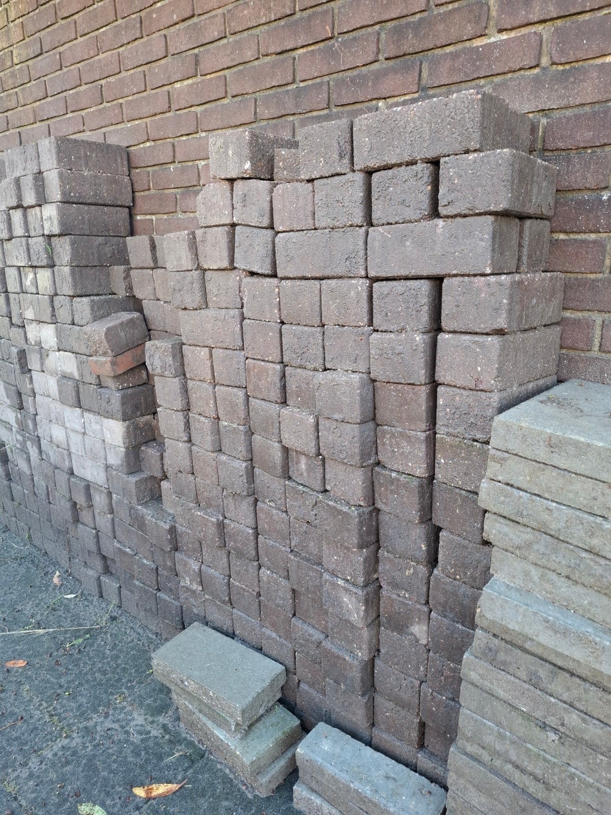 Gratis tuin stenen en tegels, Tuin en Terras, Tegels en Klinkers, Ophalen, Gebruikt, Beton, Terrastegels