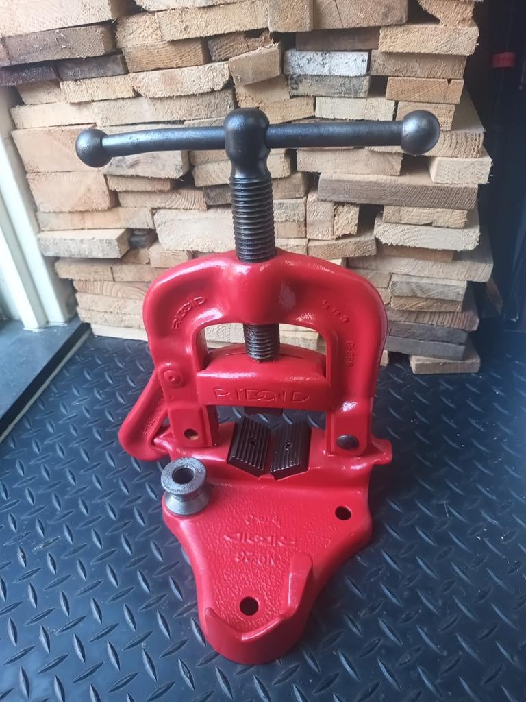 RIDGID 23 Pijp bankschroef, Ophalen of Verzenden, Gebruikt