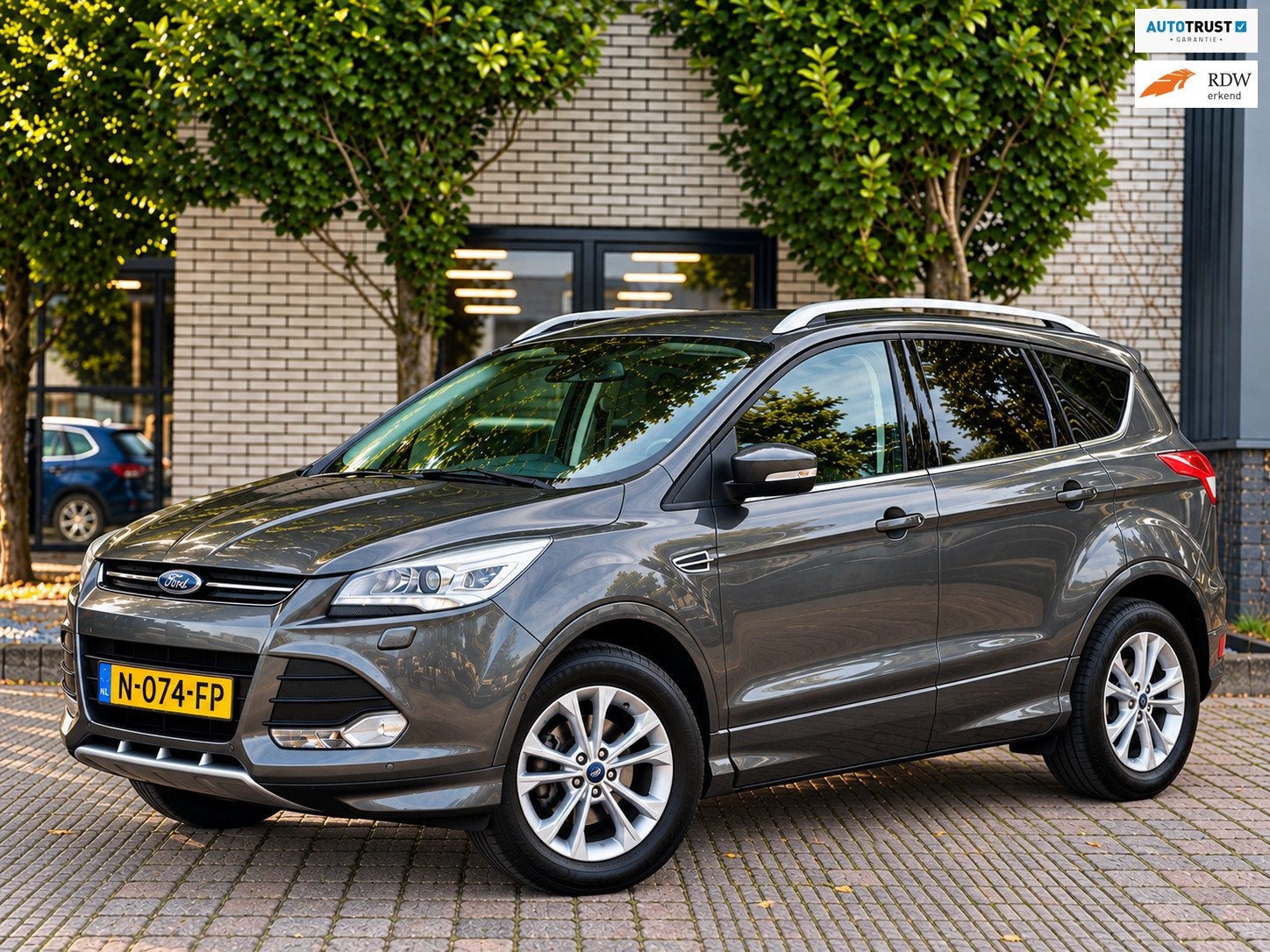 Ford Kuga 1.5 Titanium Plus LED Verlichting|Navi|CarPlay|PDC, Auto's, 4 cilinders, Leder en Stof, Bedrijf, Handgeschakeld