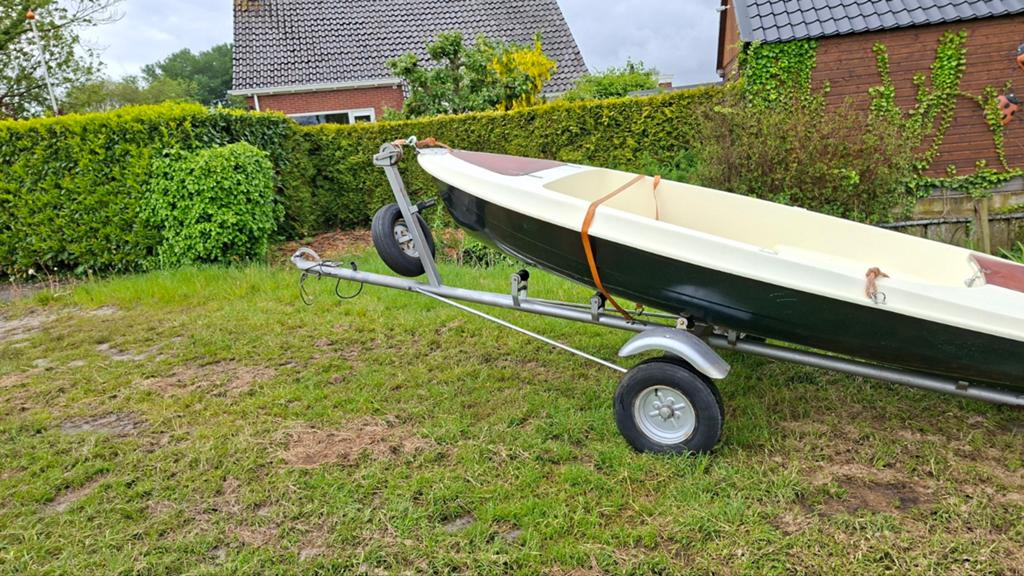 Boottrailer geveerd. Voor 4 meter sloep o.i.d., Watersport en Boten, Boottrailers, Ophalen, Gebruikt