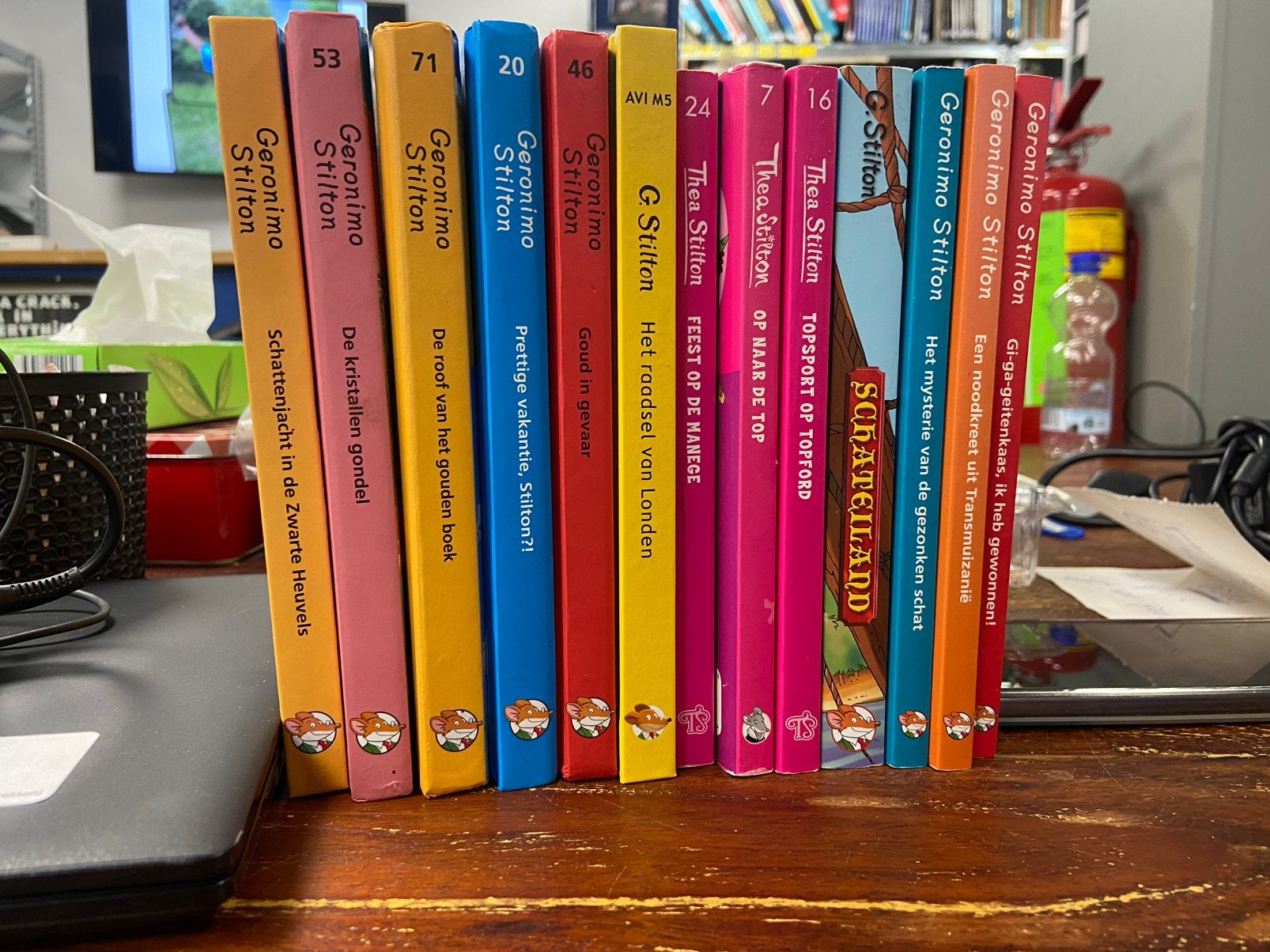 Geronimo en Thea Stilton boeken, Ophalen, Zo goed als nieuw, Fictie algemeen