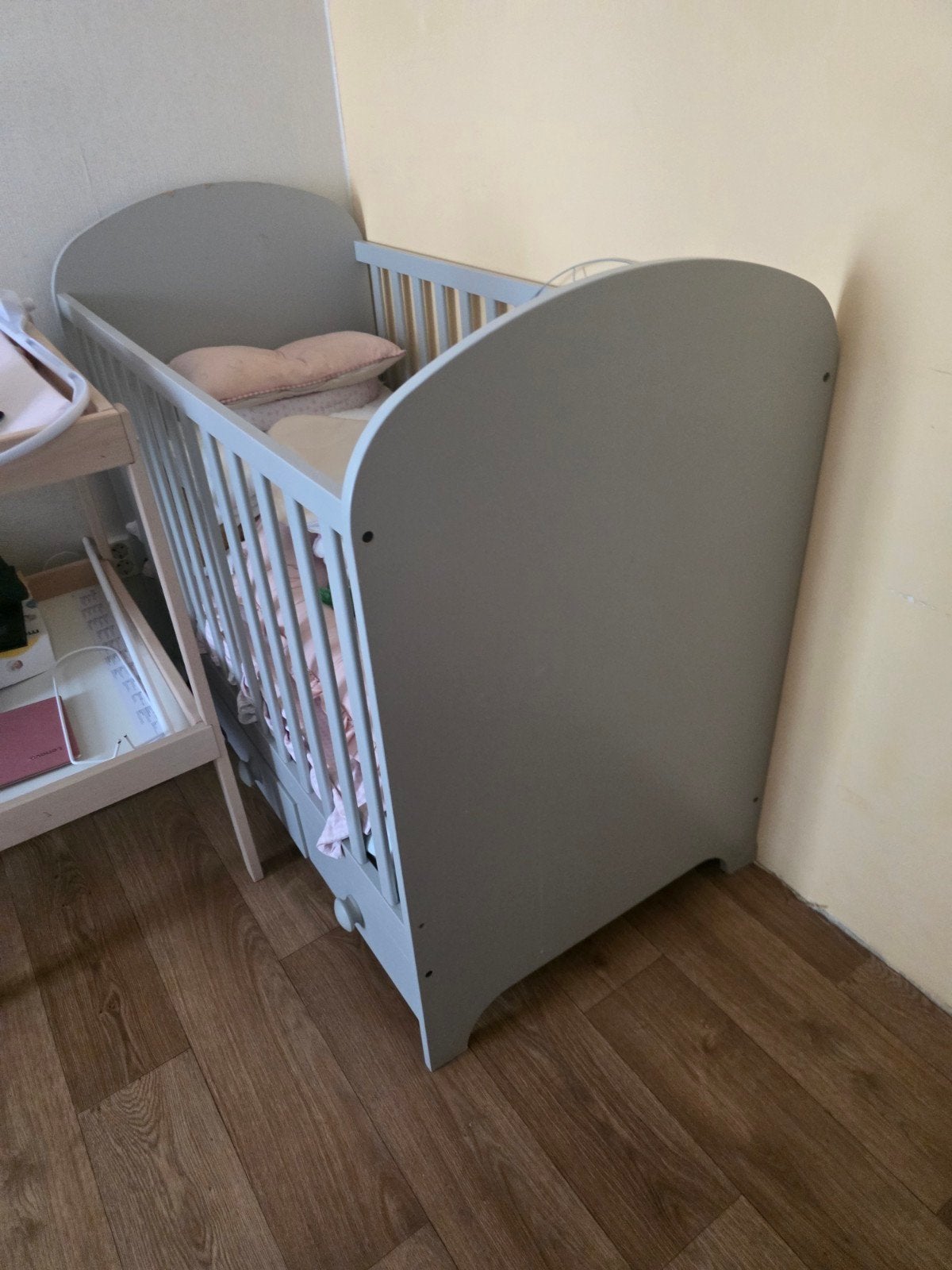 IKEA Babybed met 3 lades en matras + Commode, Ophalen