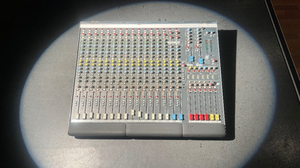 Allen & Heath GL2200 16--4-2, Muziek en Instrumenten, Ophalen, Gebruikt, 10 tot 20 kanalen, Microfooningang