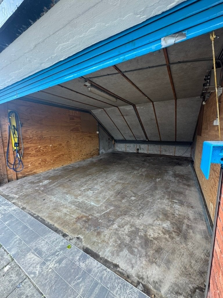 Loods / Garagebox te huur Amsterdam-Zuid 30 m² aan de Amstel, 30 m², Huur, Opslag of Loods