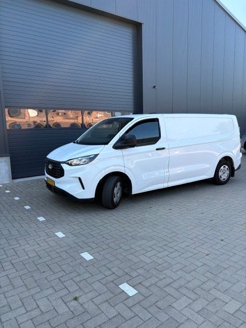 Ford Transit Custom GB 2.0 Ecoblue 136pk L2h1 300 2024 Wit, Auto's, Voorwielaandrijving, 136 pk, 4 cilinders, 2800 kg