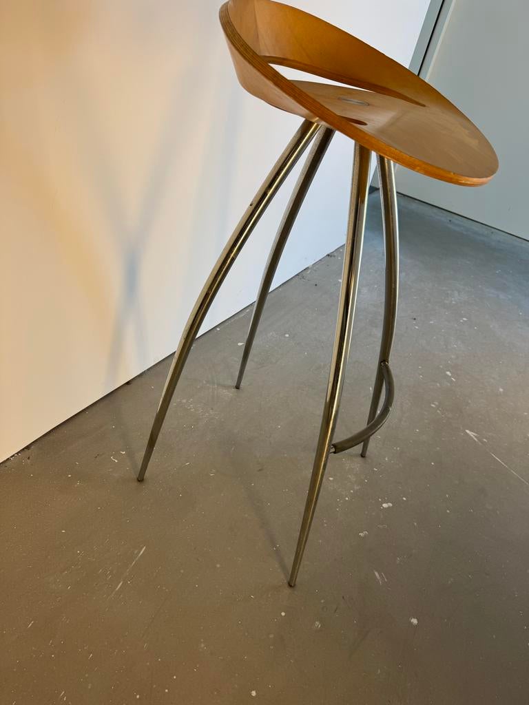 8x Lyra Italiaanse designkrukken - Houten zitting, metalen p, Met voetsteun, Ophalen of Verzenden, 90 cm of meer, Hout