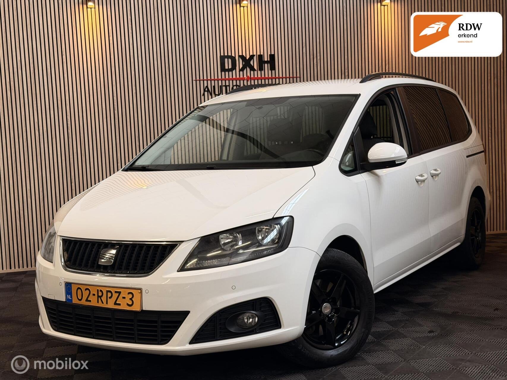 Seat Alhambra 1.4 TSI DSG NW.KETTING! NAVI TREKHK PDC CRUISE, Auto's, Euro 5, Stof, Zwart, 4 cilinders