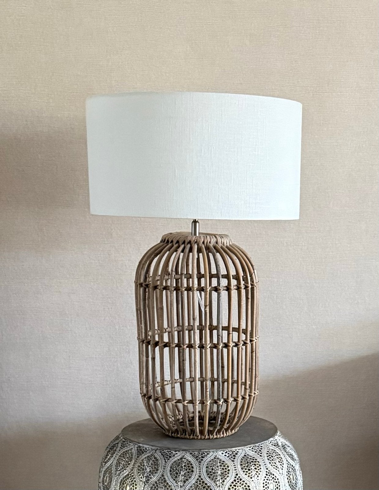 Rotan tafellamp met lichte kap, Gebruikt, Natuurlijk materiaal, E27 (groot), Met kap