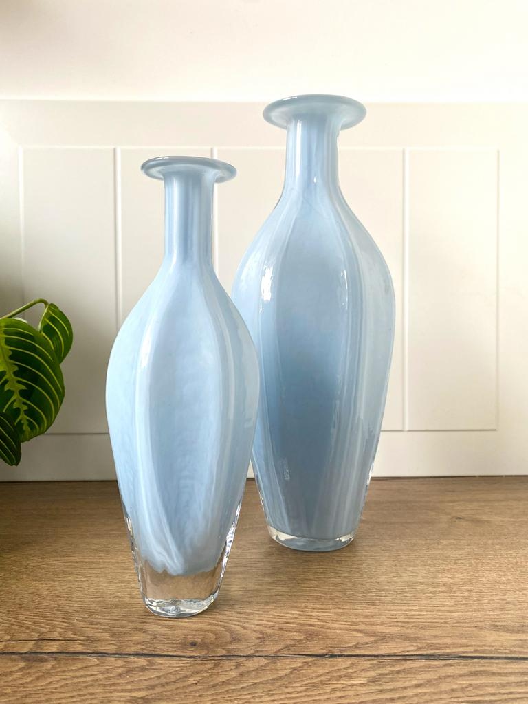 Set van 2 lichtblauwe glazen vazen, 50 tot 75 cm, Blauw, Ophalen of Verzenden, Glas
