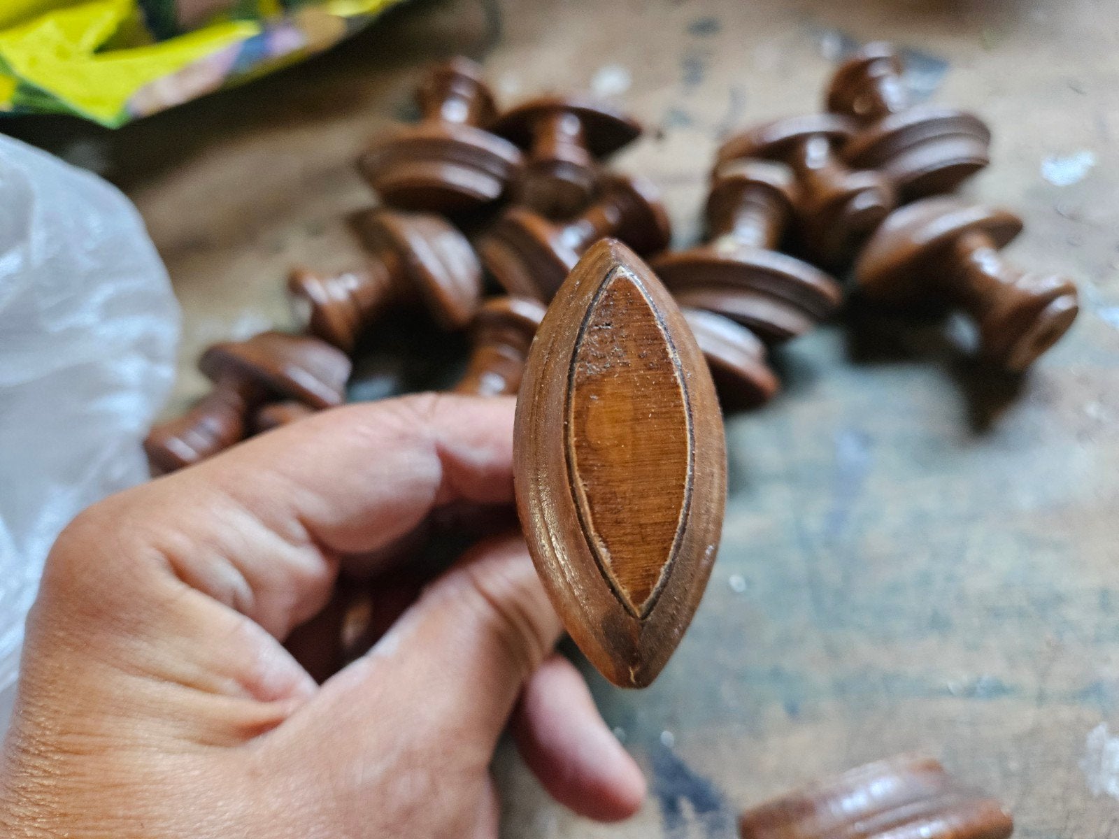 19 Vintage Houten Deurknopjes, Antiek en Kunst, Ophalen of Verzenden