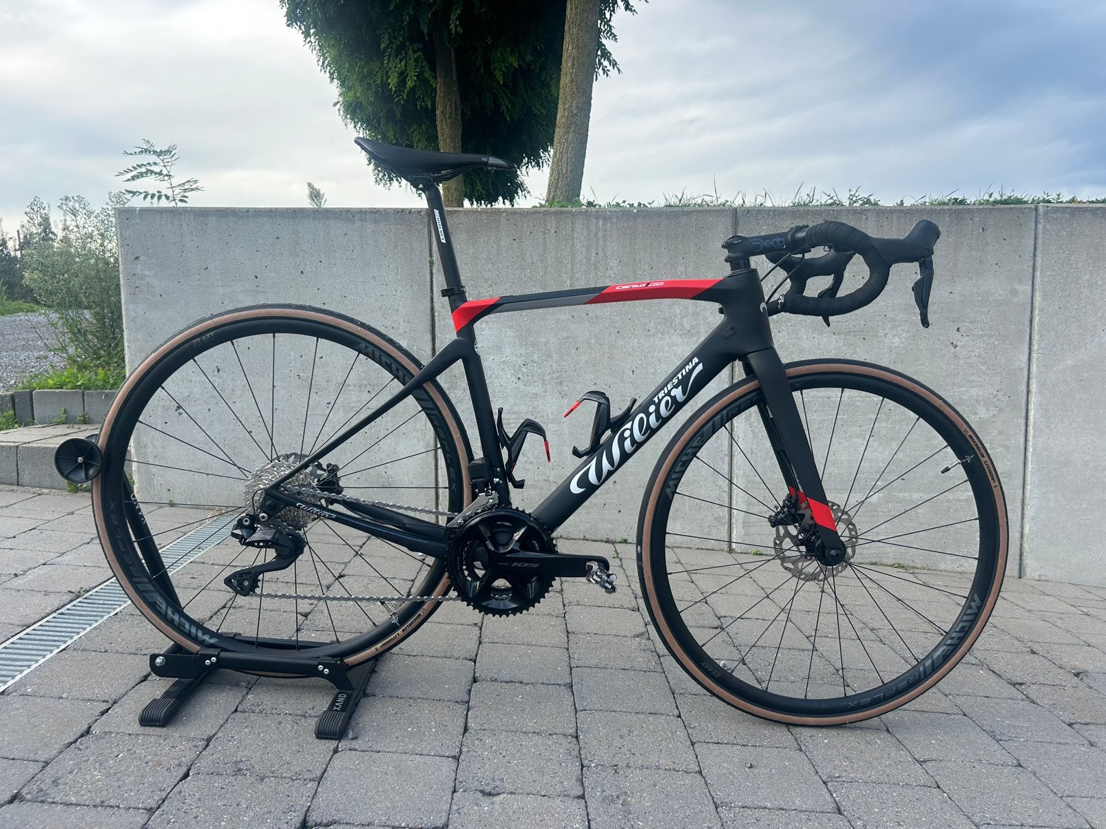 Wilier triestina cento 1 ndr shimano 105 di2 nieuwstaat, 28 inch, Carbon, 49 tot 53 cm, Zo goed als nieuw