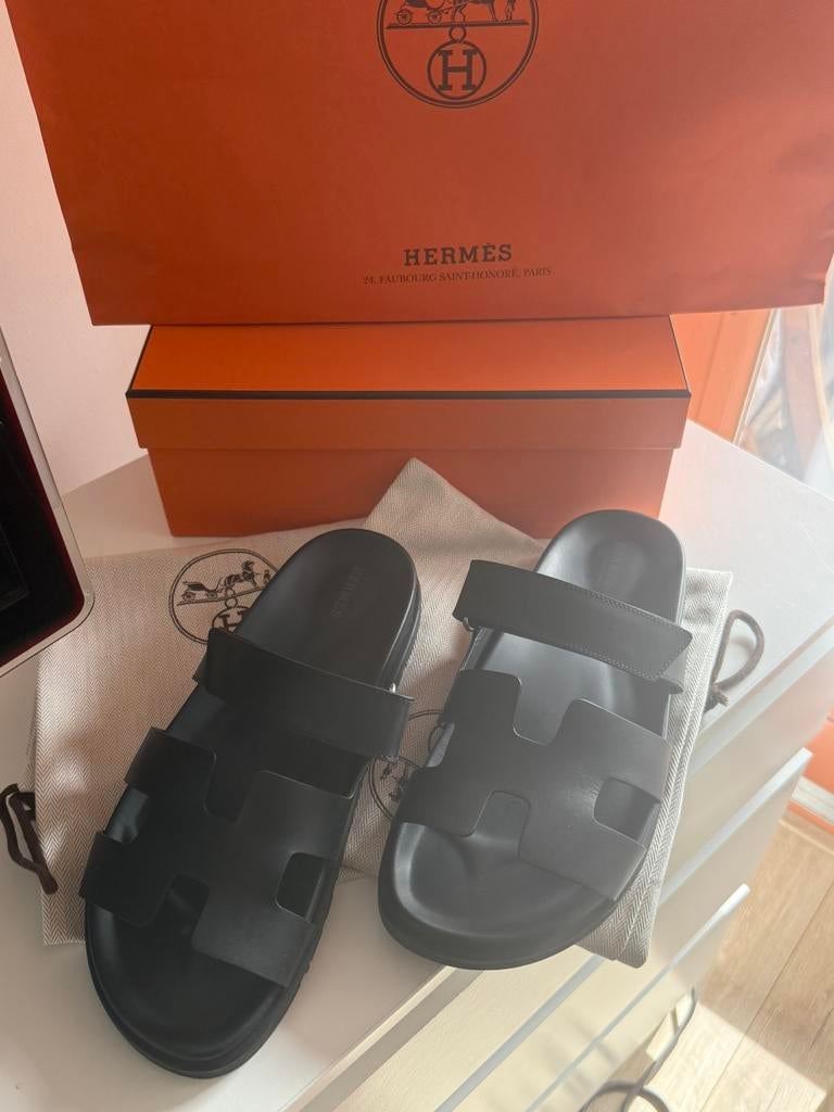 Hermès Chypre sandal – zwart (veau / kalfsleer), Kleding | Dames, Schoenen, Ophalen, Zo goed als nieuw, Zwart, Sneakers of Gympen
