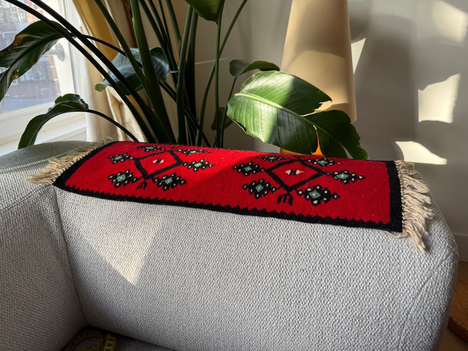Vintage Kilim wollen kleedje rood met zwart en groen, Minder dan 50 cm, Gebruikt, 50 tot 100 cm, Ophalen of Verzenden