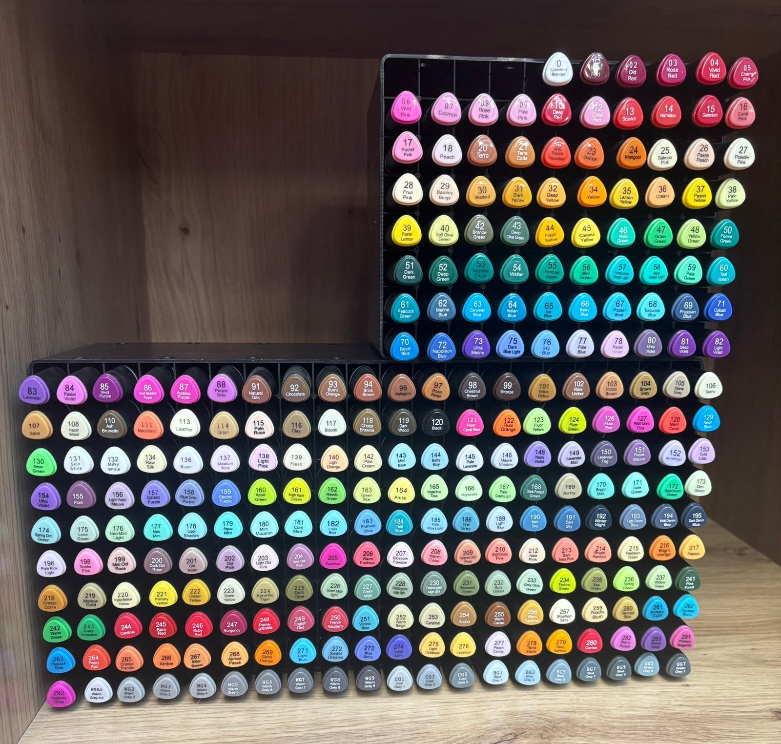 Prachtige set Decotime alcoholmarkers. 275 kleuren! Z.G.A.N!, Hobby en Vrije tijd, Ophalen, Zo goed als nieuw, Potlood of Stift
