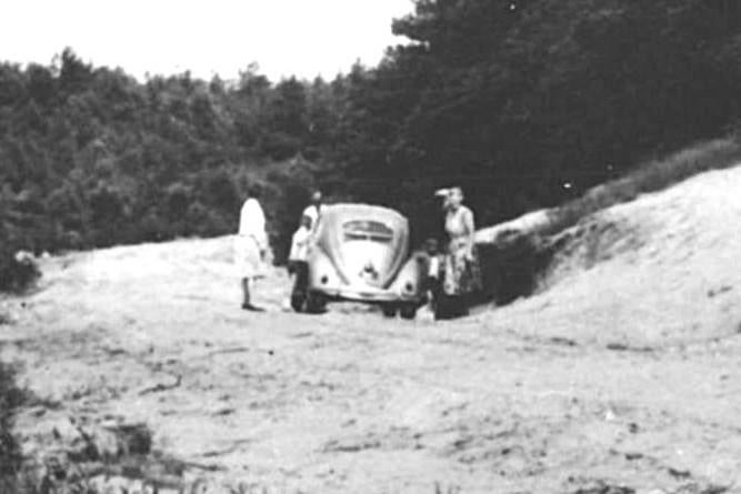 967045 Dwingeloo D 1965 Weg n d Noordster vw kever ovaaltje, Ophalen of Verzenden, 1960 tot 1980, Gelopen, Drenthe