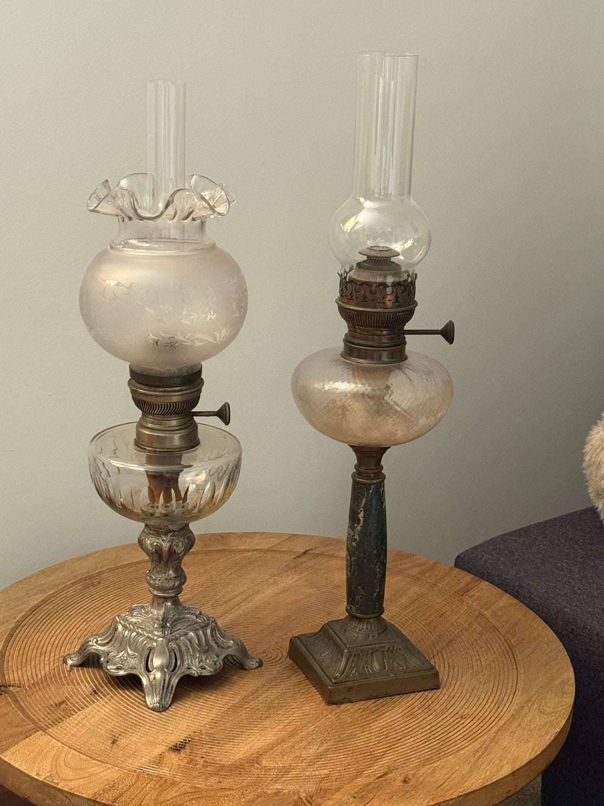Set van twee antieke petroleumlampen - Victoriaans/Napoleon, Antiek en Kunst, Ophalen