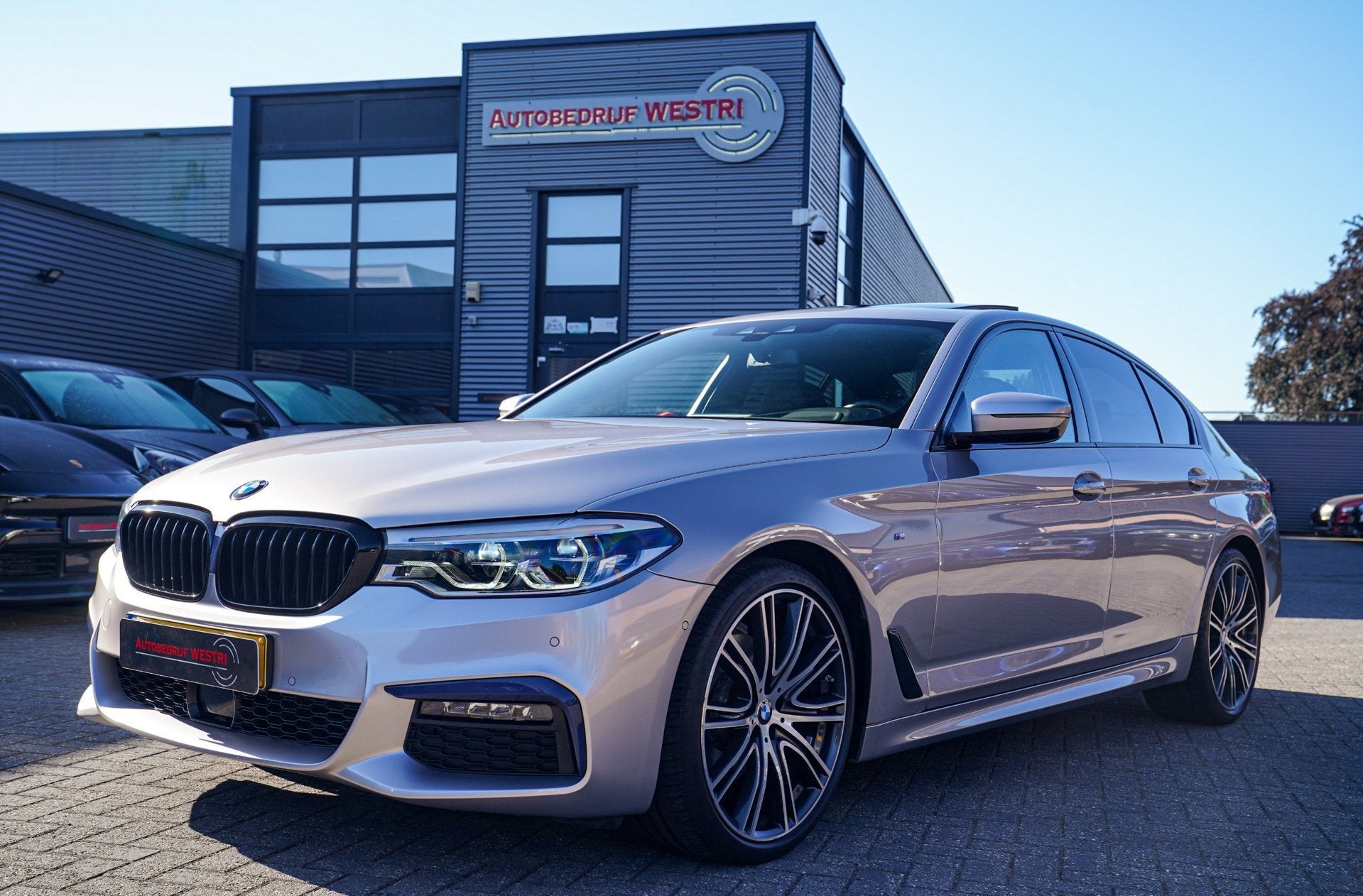 BMW 5-serie 520i High Executive Edition | Schuifdak | Adapti, Automaat, 1998 cc, Achterwielaandrijving, Gebruikt
