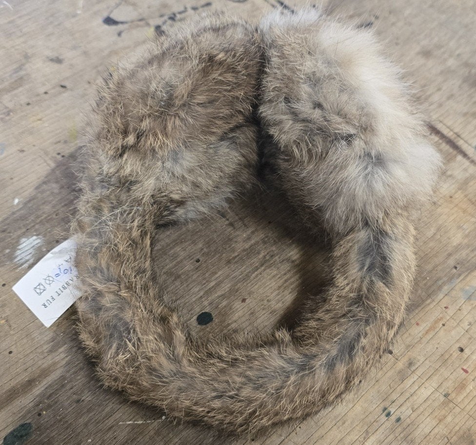 leuke oorwarmer konijn, Kleding | Dames, Mutsen, Sjaals en Handschoenen, Ophalen of Verzenden, Zo goed als nieuw, Sjaal