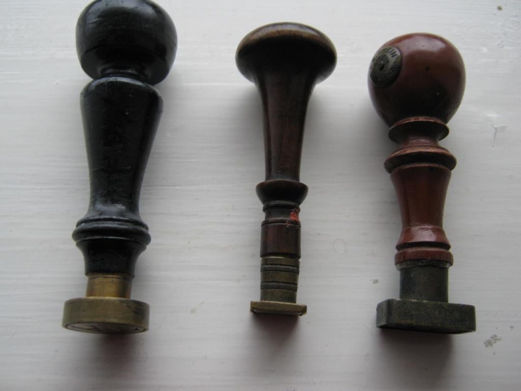 Lot van 3 Antieke Lakstempels., Verzenden