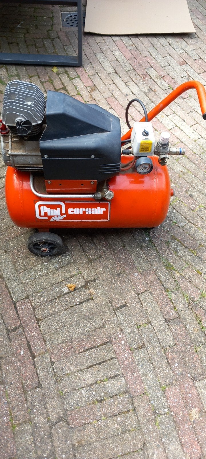 Compressor, Ophalen, Zo goed als nieuw, Minder dan 200 liter/min