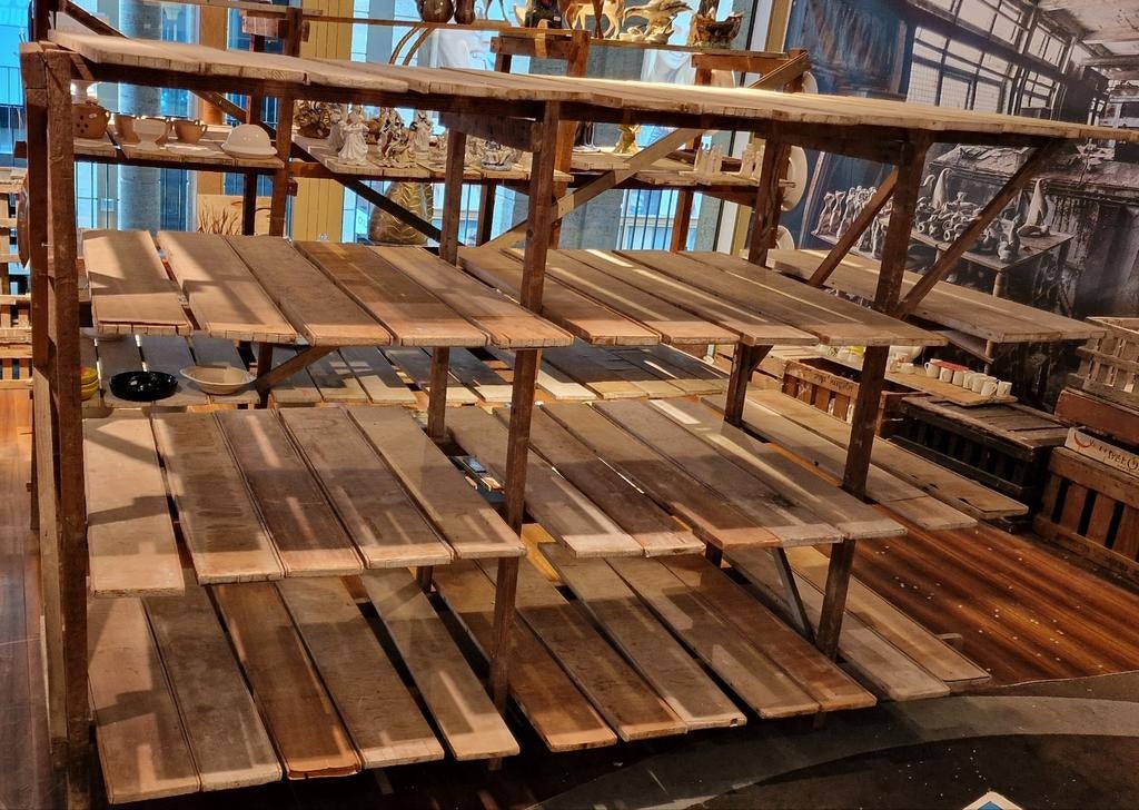 Oude houten rekken met losse planken uit oude JeMa fabriek, Antiek en Kunst, Antiek | Meubels | Stoelen en Banken, Ophalen