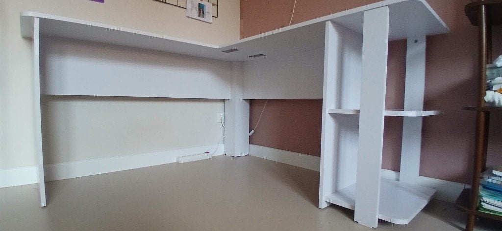 Wit hoekbureau met opbergruimte - Modern en functioneel, Huis en Inrichting, Ophalen, Gebruikt, 140 cm, Spaanplaat of MDF