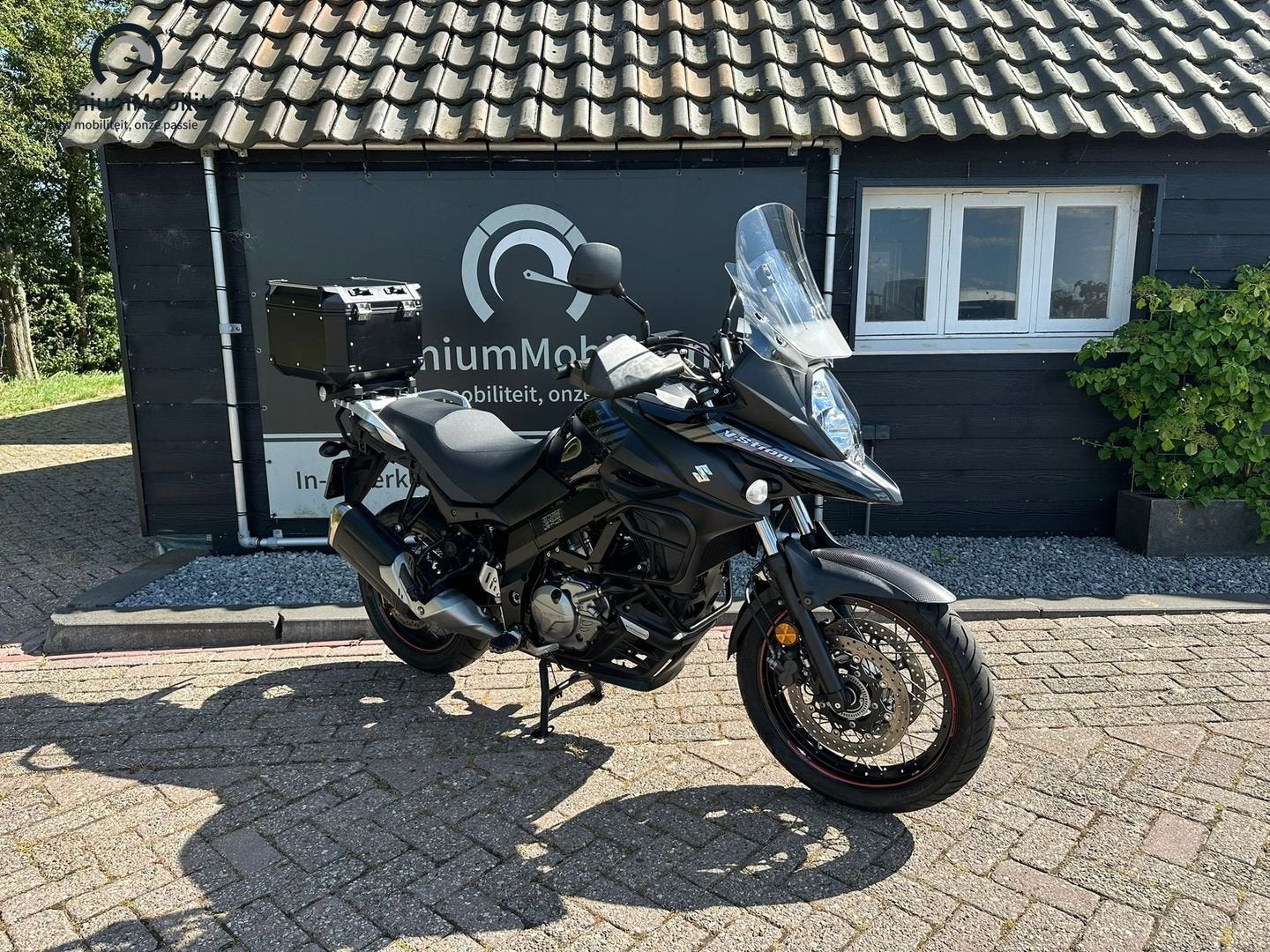 SUZUKI V-STROM DL 650 XTA ADVENTURE (BJ 2019 / 19887 KM), Motorrijbewijs A, Bedrijf, Onbekend, Meer dan 35 kW