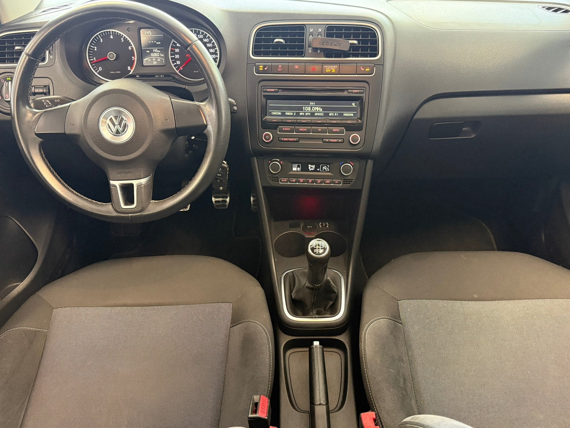 Volkswagen Polo 1.2 TSI Highline CLIMATE | PANORAMA SCHUIFDA, Auto's, Volkswagen, Voorwielaandrijving, Euro 5, Zwart, 4 cilinders
