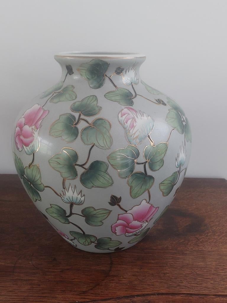 Antieke traditionele Chinese vaas met bloemmotief, Antiek en Kunst, Ophalen of Verzenden