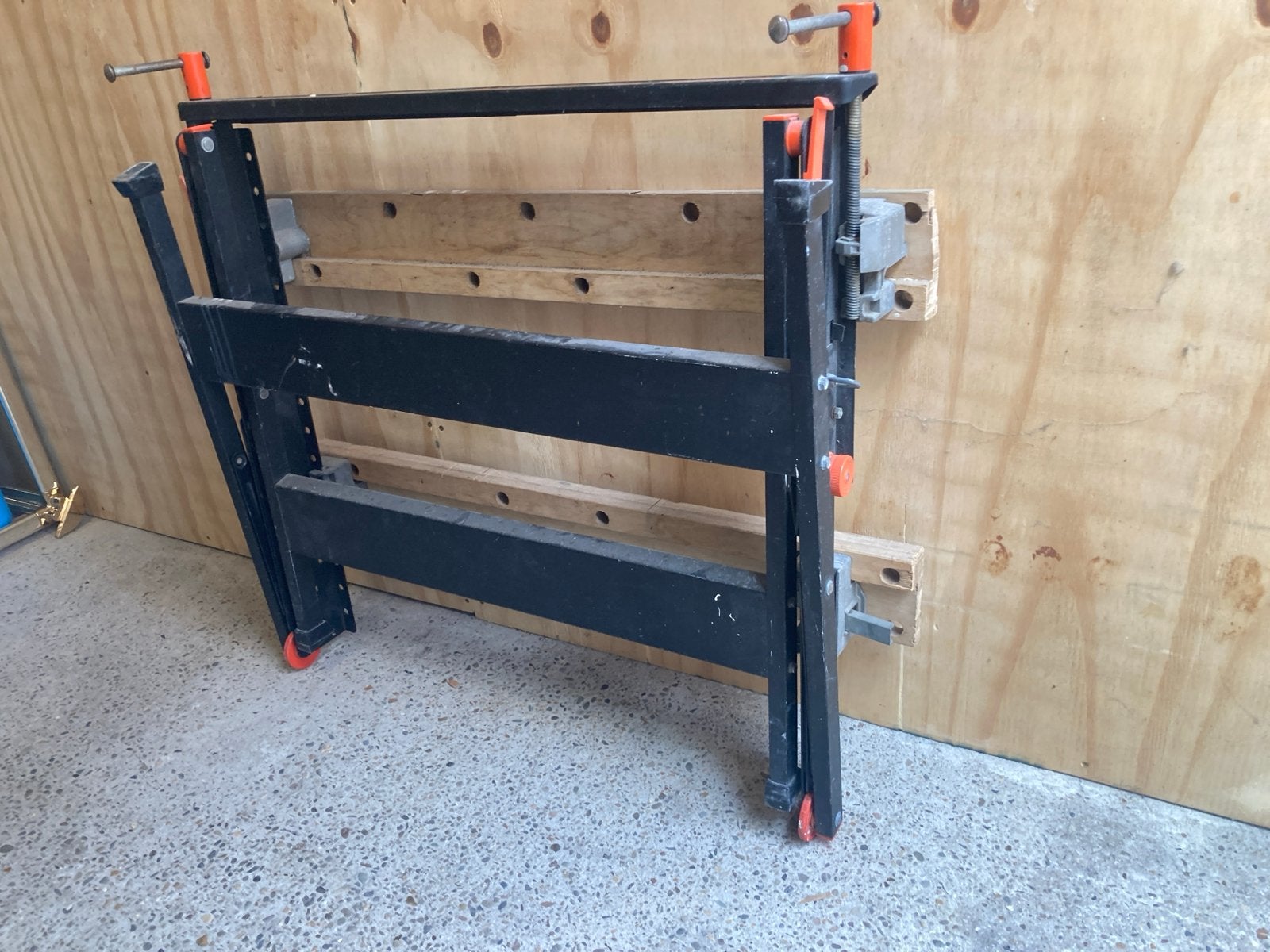 Black & Decker Workmate 2000 Werkbank met bankschroef, Doe-het-zelf en Verbouw, Ophalen, Gebruikt, 70 tot 120 cm, Bankschroef