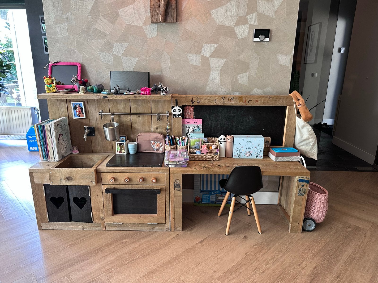 Combi kinderkeuken en speeltafel met krijtbord (Steigerhout), Ophalen, Gebruikt, Jongen of Meisje
