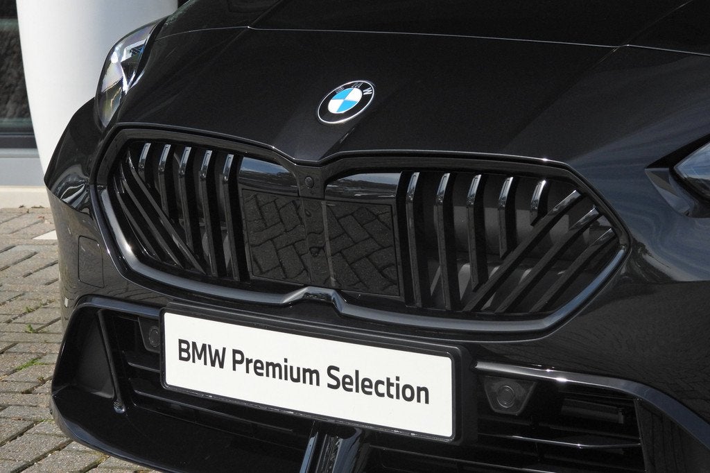 BMW 2 Serie Gran Coupé 220 M Sport Automaat / Panoramadak /, Auto's, BMW, 156 pk, Met garantie (alle), Zwart, 19 km/l
