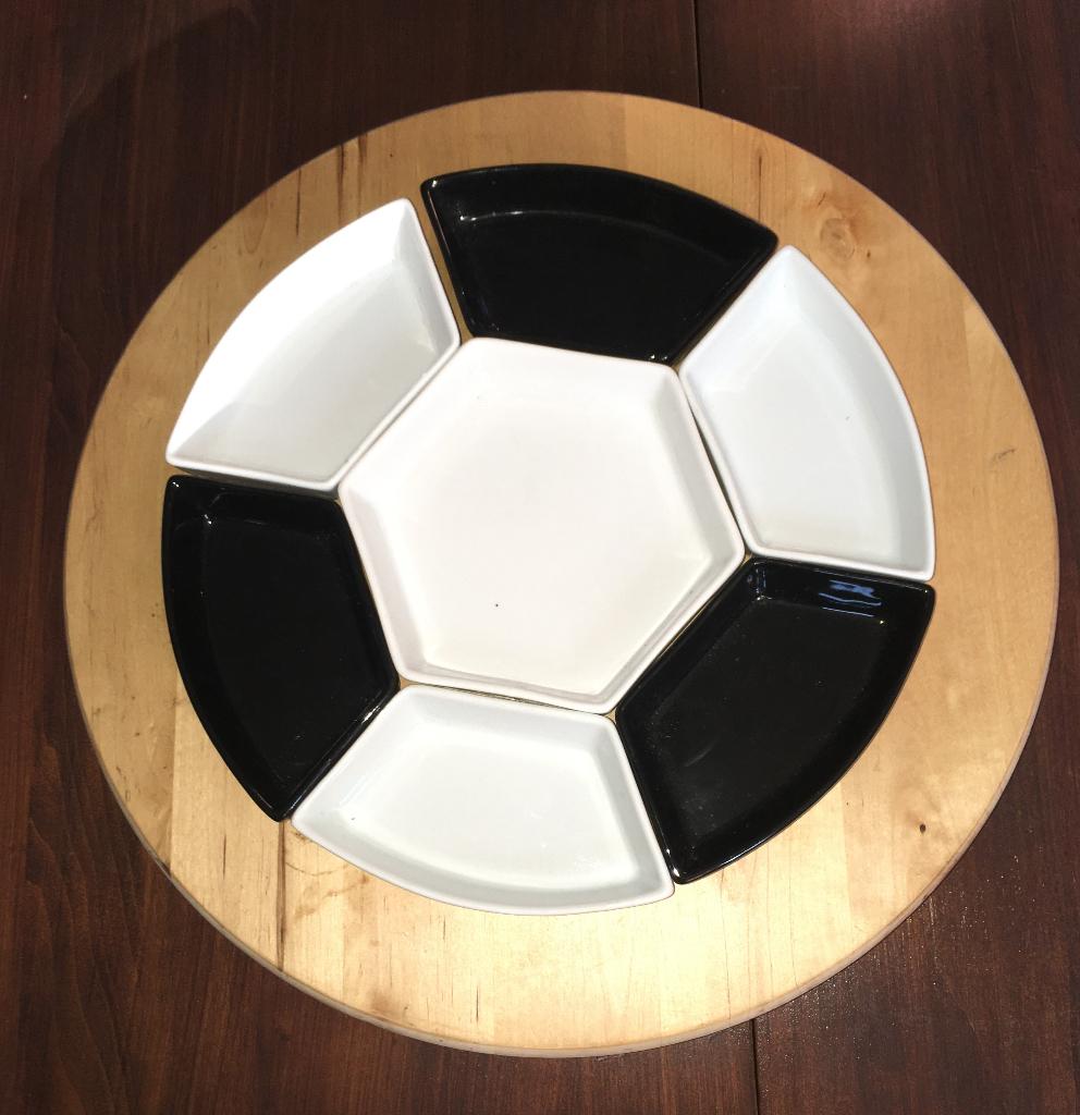 Snackschaaltjes op draaiplateau; voetbal, Ophalen of Verzenden, Huis en Inrichting