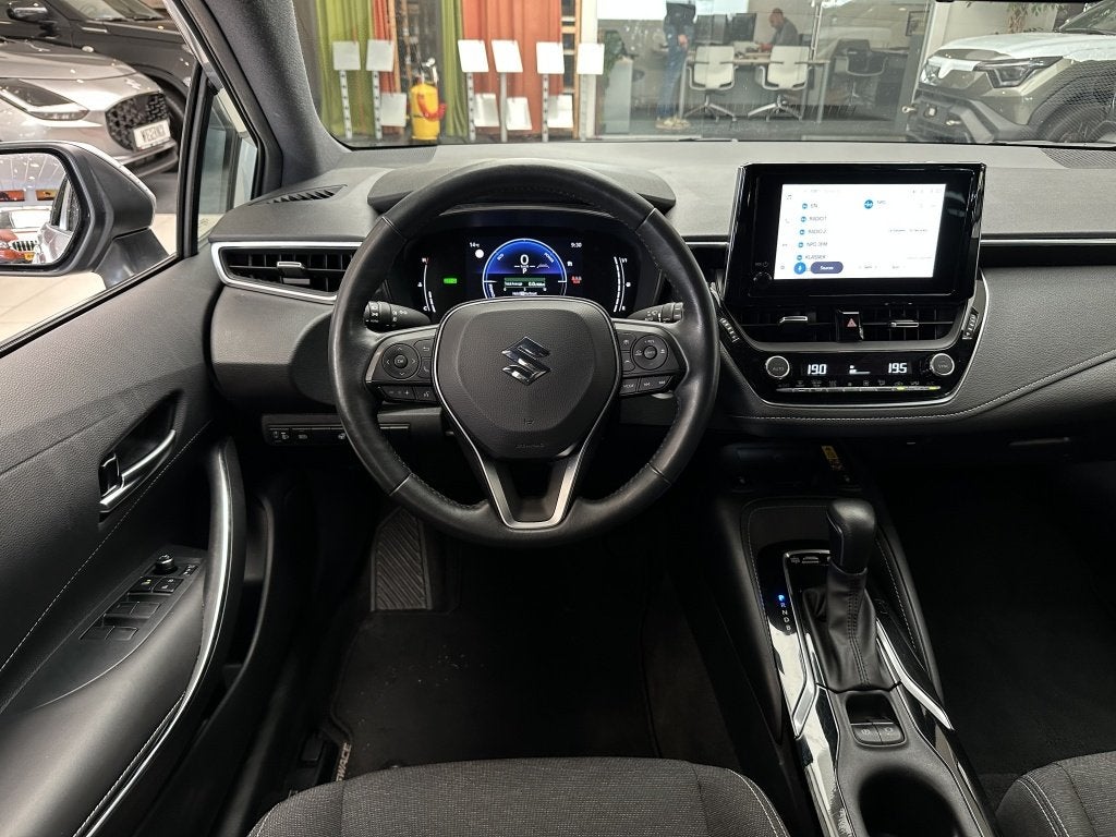 Suzuki Swace 1.8 Hybrid Style [ ALL SEASON I CLIMA I STOEL/, Auto's, Automaat, Gebruikt, 4 cilinders, Hybride Elektrisch/Benzine