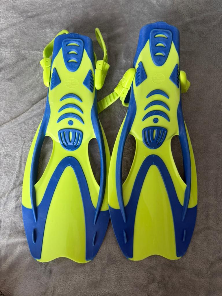 Kinderzwemvliezen Aqua Lung Sport (maat 32-36) + duikspullen, Ophalen of Verzenden, Zo goed als nieuw, Zwem- of Duikvliezen
