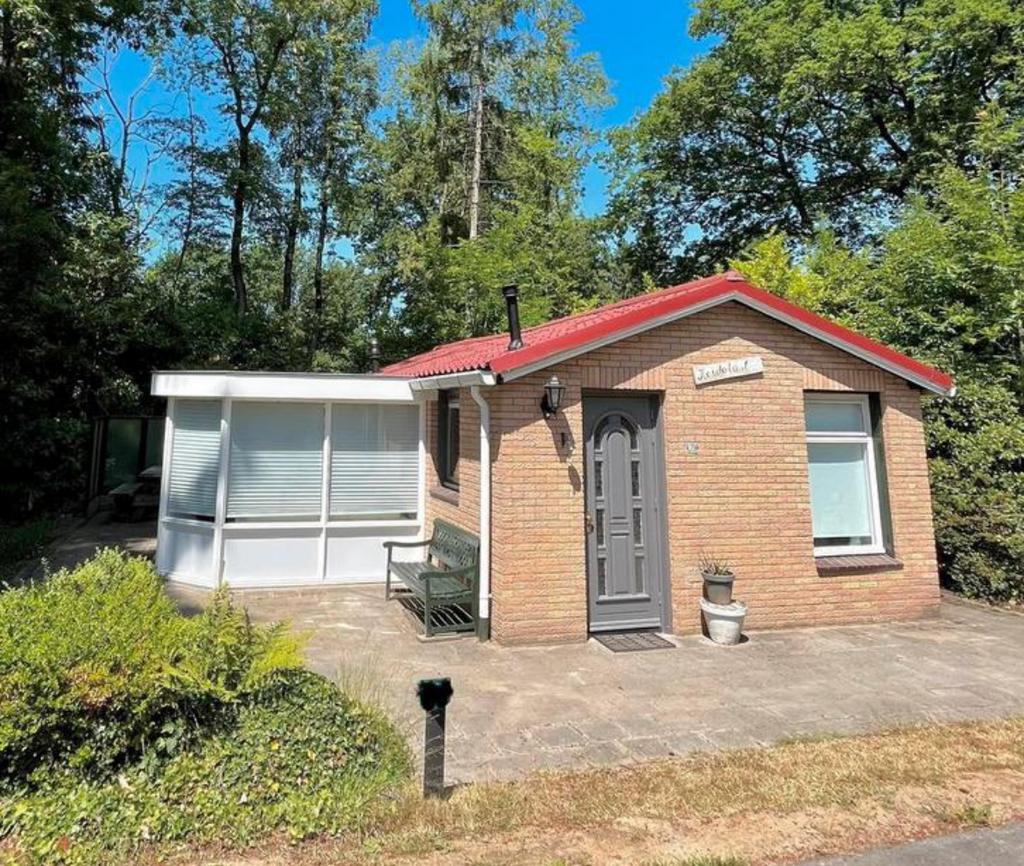 Tijdelijke verhuur vakantiewoning, Vakantie, Vakantiehuizen | Nederland, In bos, 2 slaapkamers, Recreatiepark, Wasmachine