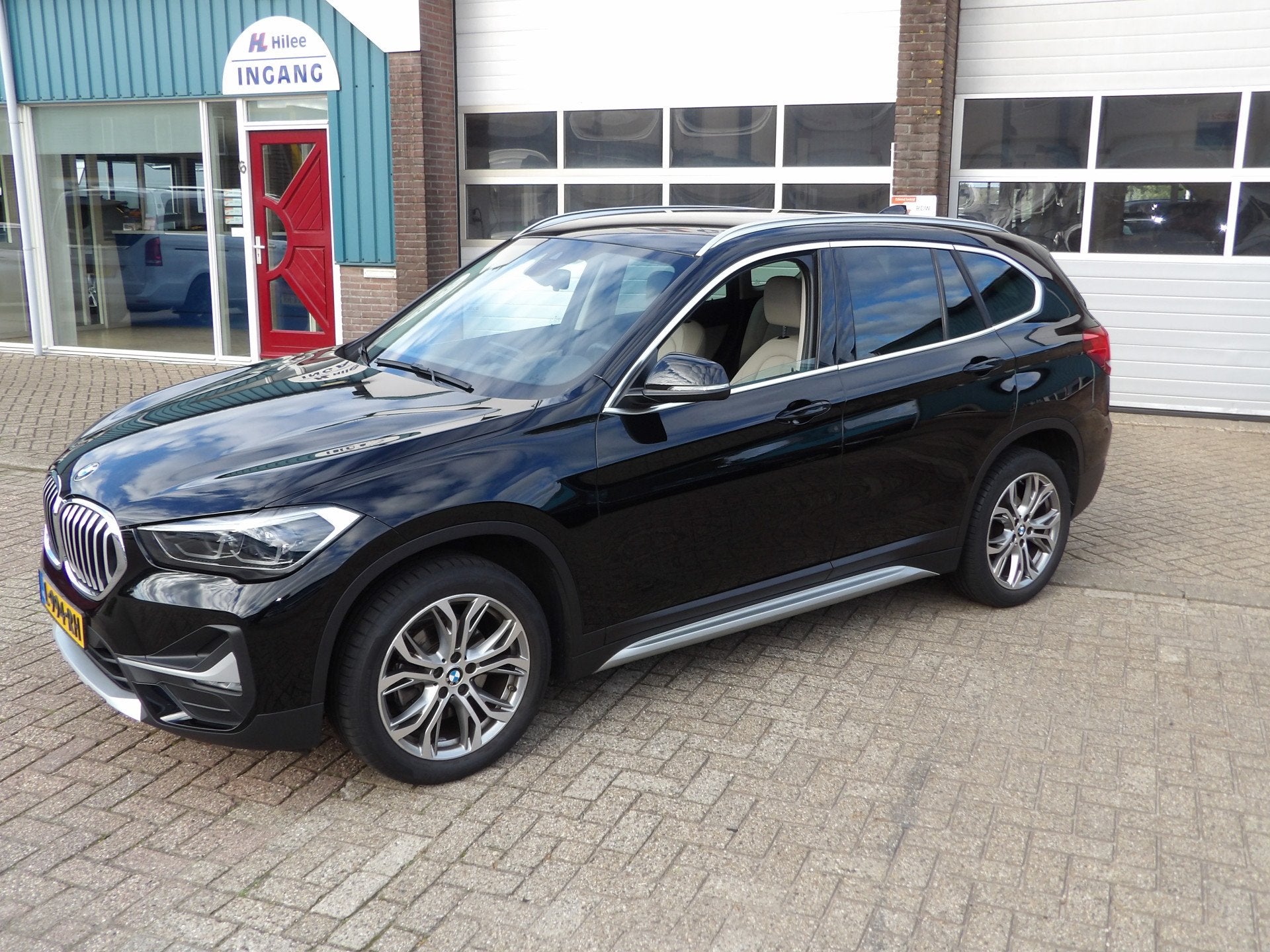 BMW X1 sDrive18i Business Edition (bj 2021, automaat), Auto's, 136 pk, Gebruikt, Euro 6, Zwart
