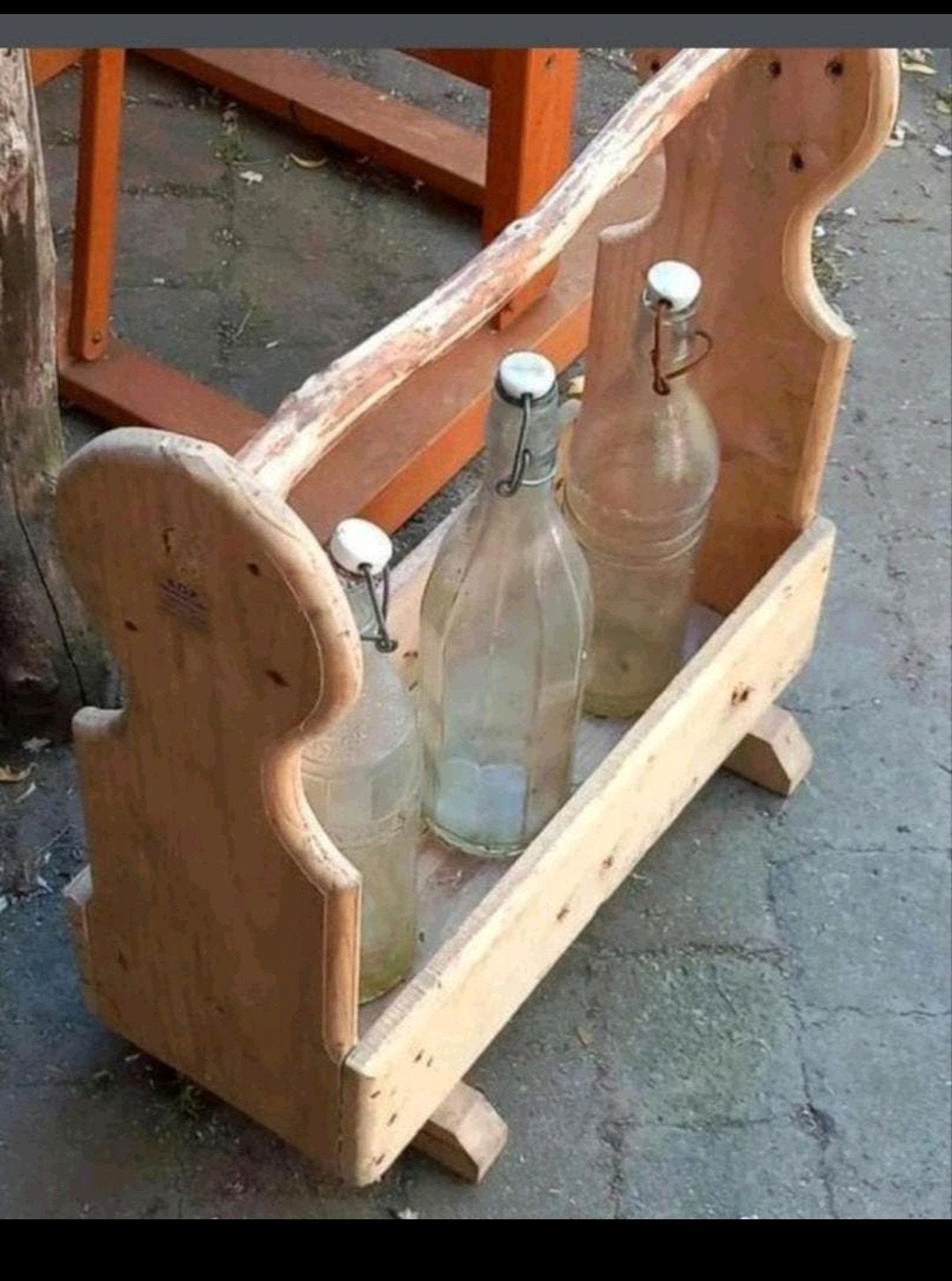 Houten bak met antieke glazen limonade flessen, Ophalen of Verzenden