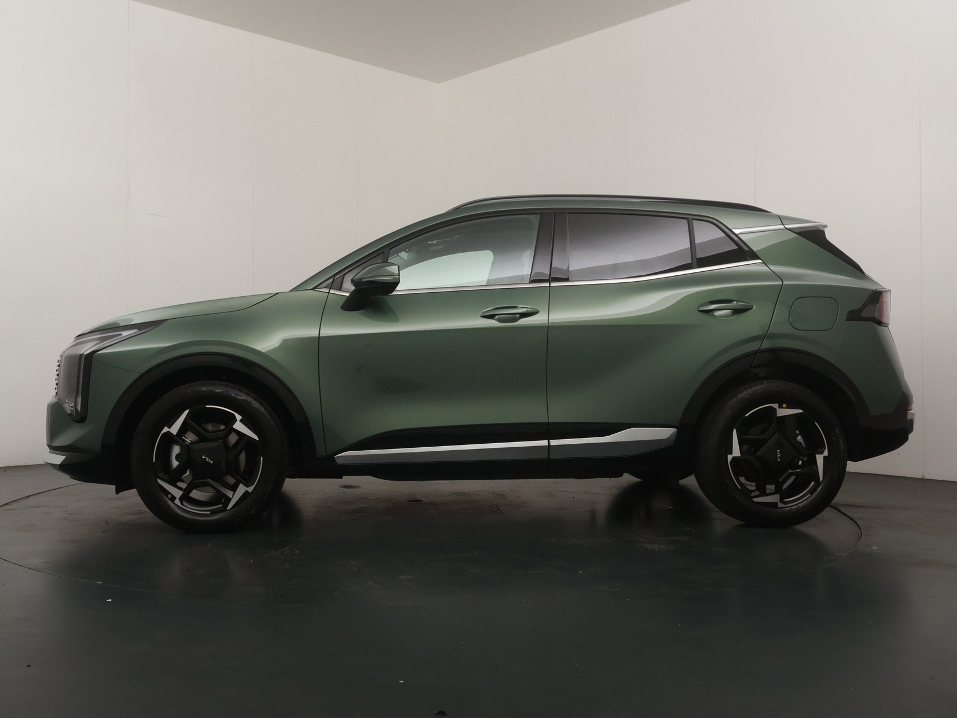 Kia Sportage 1.6 T-GDi Hybrid DynamicPlusLine - €5.000,- v, Auto's, Dealer onderhouden, Zwart, 4 cilinders, Leder en Stof